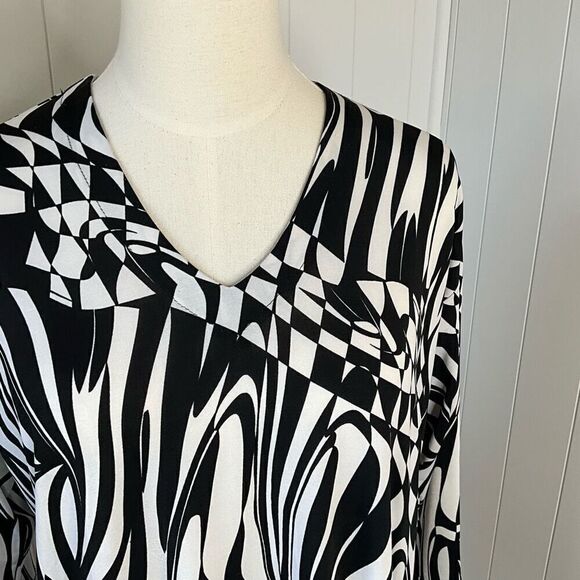 A Touch of Class Clothing Women S/M Tunic Top Black White Abstract Print Stretch - Picture 2 of 11